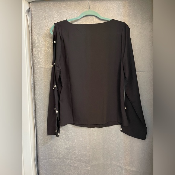 Women’s formal pearl blouse - Picture 2 of 7